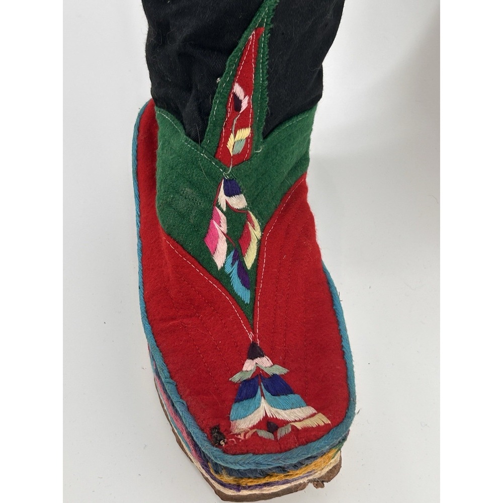 Vintage 1960s Tibetan Felt Hand Embroidered Felt Boots Boho Mongolian Himalayan - Picture 15 of 16